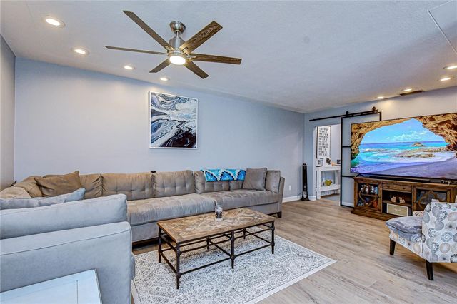 9625 COMMODORE DRIVE, Seminole, FL 33776