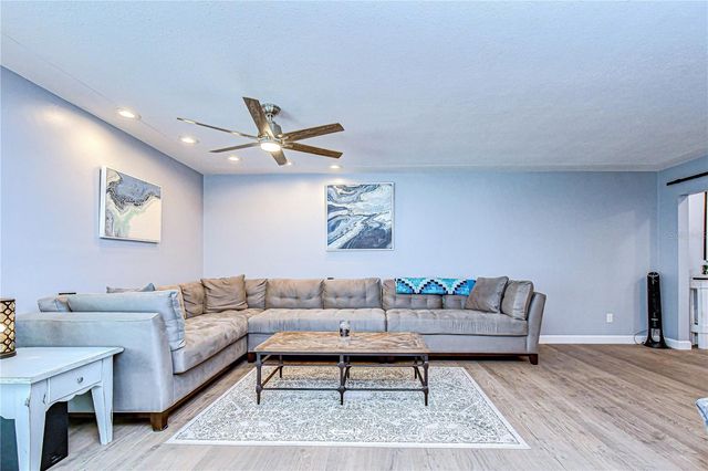 9625 COMMODORE DRIVE, Seminole, FL 33776