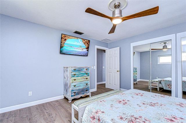 9625 COMMODORE DRIVE, Seminole, FL 33776