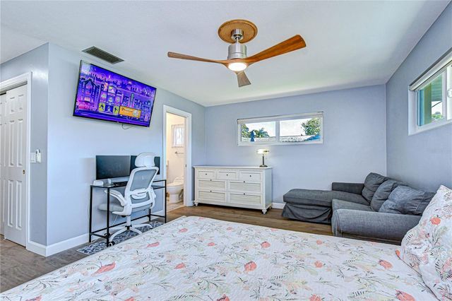 9625 COMMODORE DRIVE, Seminole, FL 33776