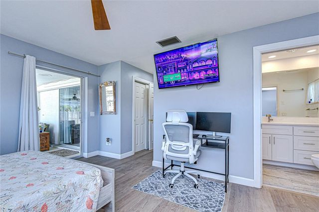 9625 COMMODORE DRIVE, Seminole, FL 33776