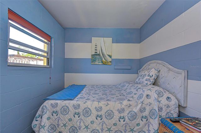 9625 COMMODORE DRIVE, Seminole, FL 33776