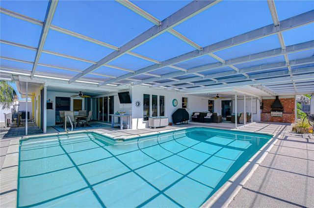 9625 COMMODORE DRIVE, Seminole, FL 33776