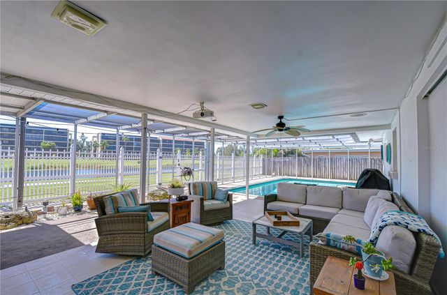 9625 COMMODORE DRIVE, Seminole, FL 33776