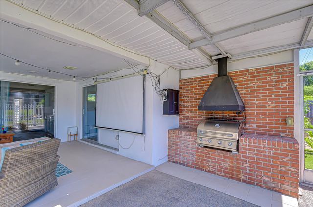 9625 COMMODORE DRIVE, Seminole, FL 33776