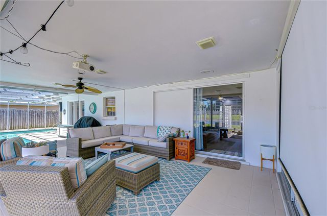 9625 COMMODORE DRIVE, Seminole, FL 33776