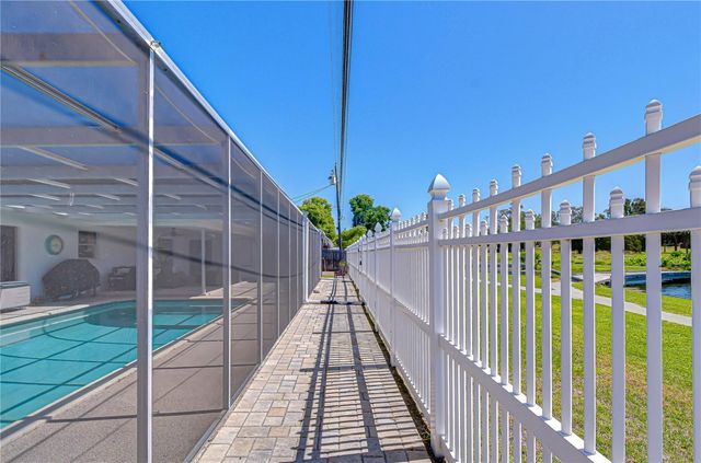 9625 COMMODORE DRIVE, Seminole, FL 33776