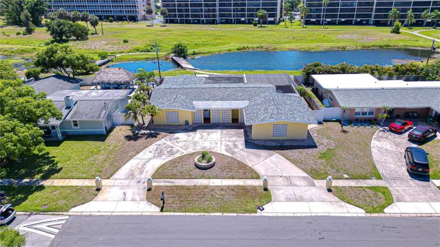 9625 COMMODORE DRIVE, Seminole, FL 33776