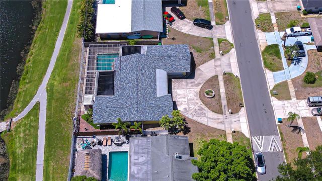 9625 COMMODORE DRIVE, Seminole, FL 33776