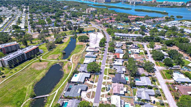 9625 COMMODORE DRIVE, Seminole, FL 33776