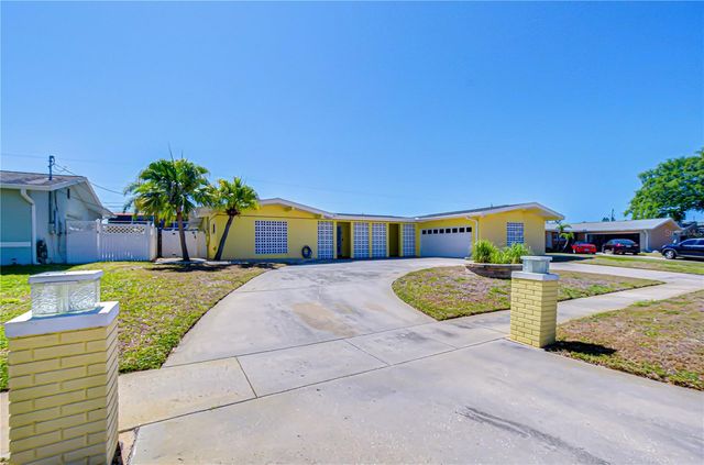 9625 COMMODORE DRIVE, Seminole, FL 33776