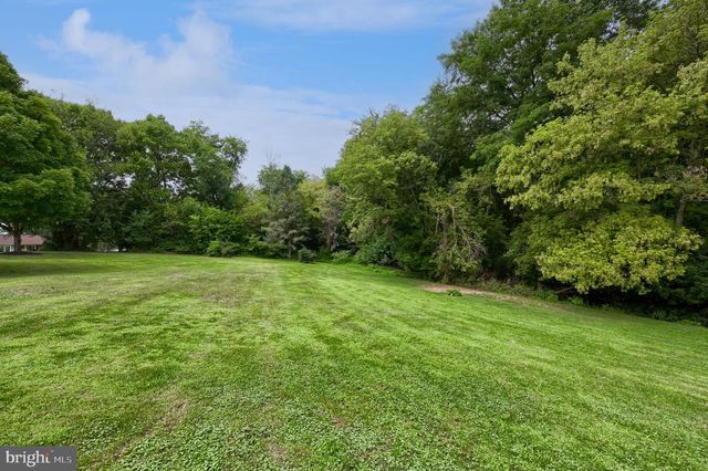 581 STEHMAN CHURCH RD, Millersville, PA 17551