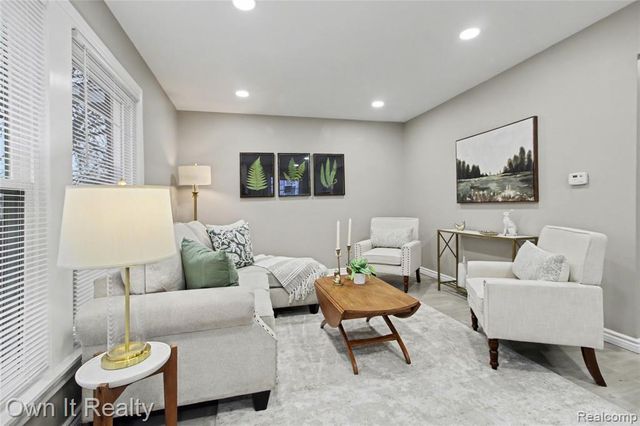 7260 Warwick Street, Detroit, MI 48228