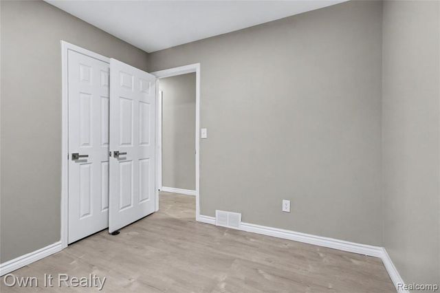 7260 Warwick Street, Detroit, MI 48228