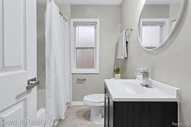 7260 Warwick Street, Detroit, MI 48228