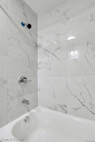 7260 Warwick Street, Detroit, MI 48228