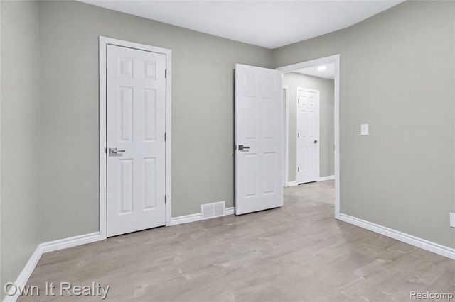 7260 Warwick Street, Detroit, MI 48228