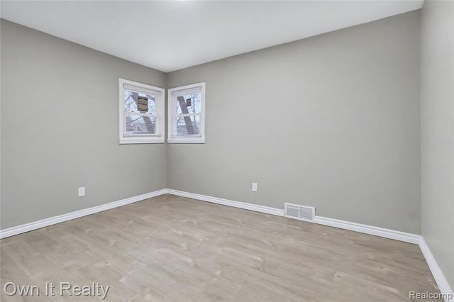 7260 Warwick Street, Detroit, MI 48228