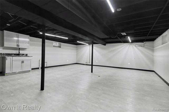 7260 Warwick Street, Detroit, MI 48228