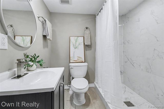 7260 Warwick Street, Detroit, MI 48228