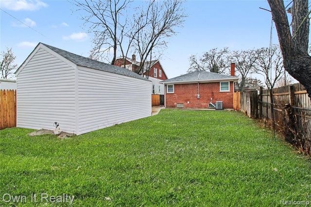 7260 Warwick Street, Detroit, MI 48228