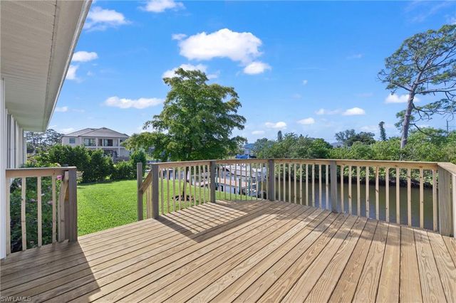 4955 Mederia LN, Estero, FL 33928