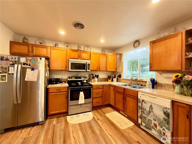 341 Duck Lake Drive NE, Ocean Shores, WA 98569