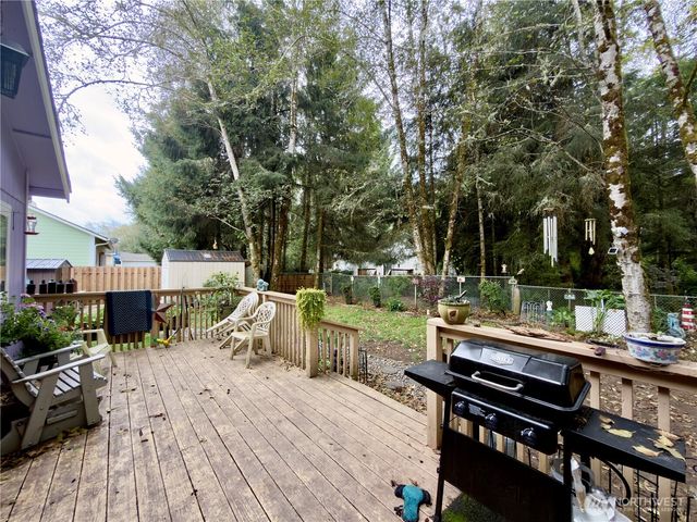 341 Duck Lake Drive NE, Ocean Shores, WA 98569