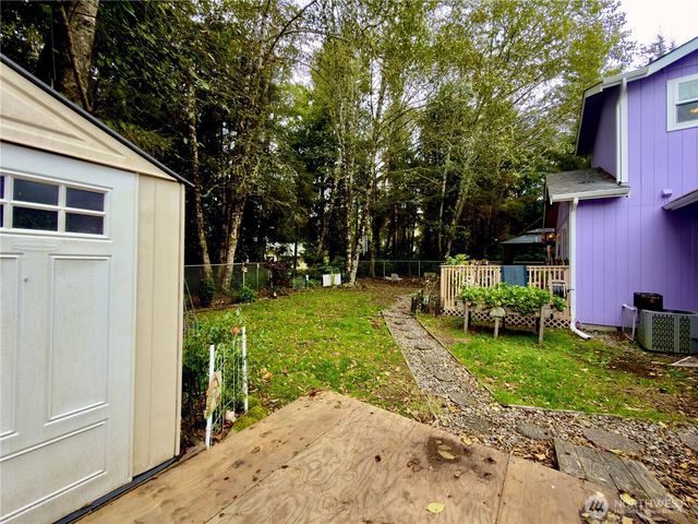 341 Duck Lake Drive NE, Ocean Shores, WA 98569