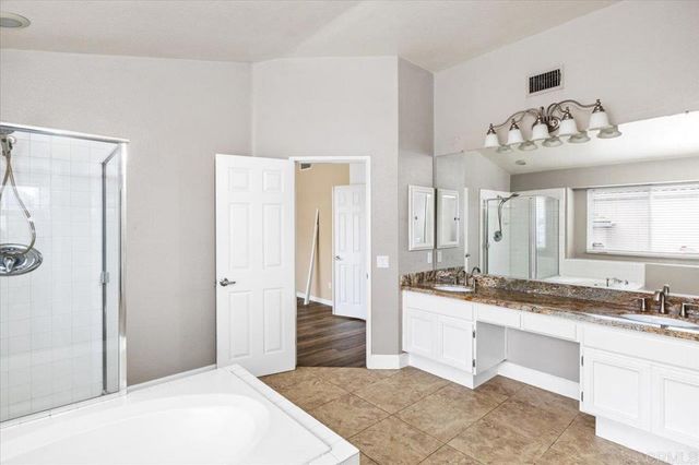 2043 Dawn View Glen, Escondido, CA 92026