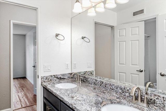 2043 Dawn View Glen, Escondido, CA 92026