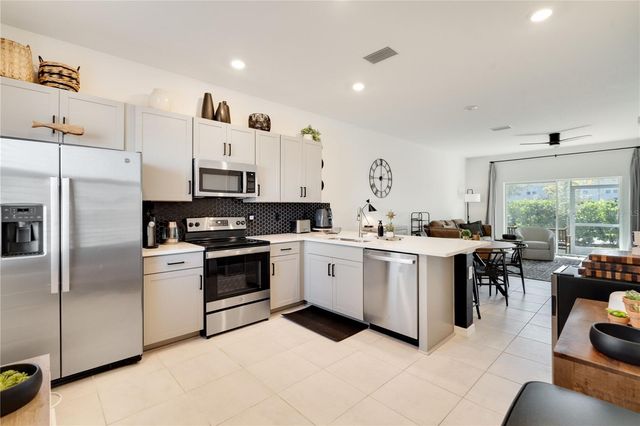 8829 DAYBREAK STREET, Sarasota, FL 34241