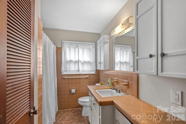 1600 Woodberry Road, Charlotte, NC 28212