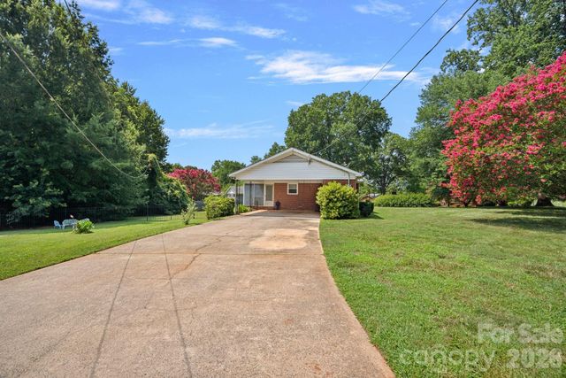 1600 Woodberry Road, Charlotte, NC 28212