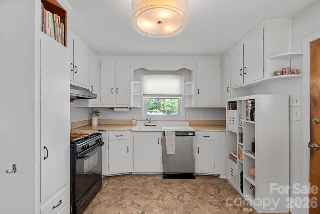 1600 Woodberry Road, Charlotte, NC 28212