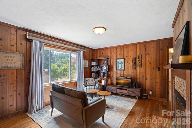 1600 Woodberry Road, Charlotte, NC 28212