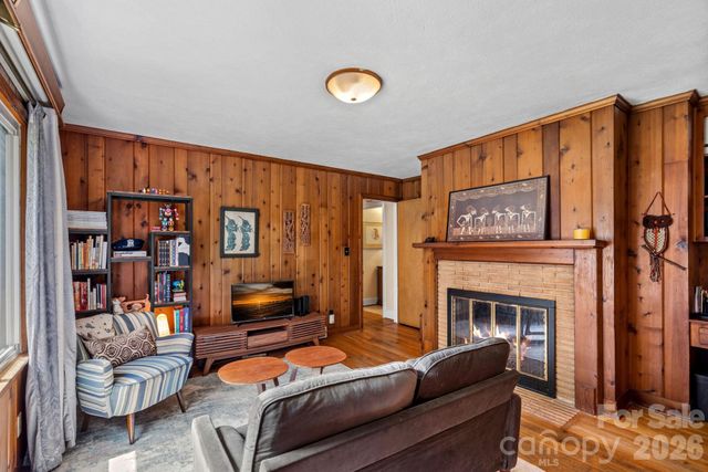 1600 Woodberry Road, Charlotte, NC 28212