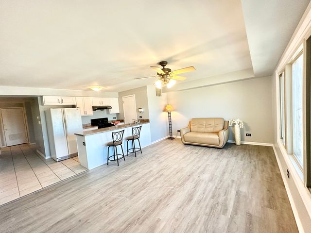 2738 S Wentworth Avenue 5F, Chicago, IL 60616
