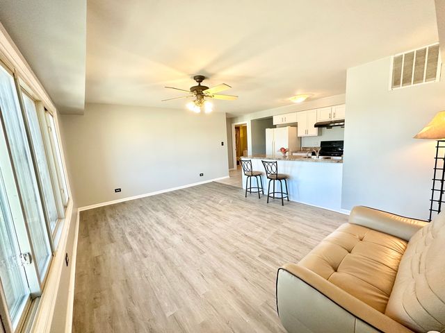 2738 S Wentworth Avenue 5F, Chicago, IL 60616