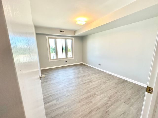 2738 S Wentworth Avenue 5F, Chicago, IL 60616