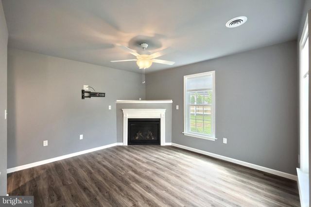 2176 BAYBERRY LN, York, PA 17403