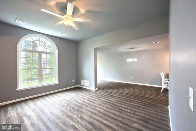 2176 BAYBERRY LN, York, PA 17403