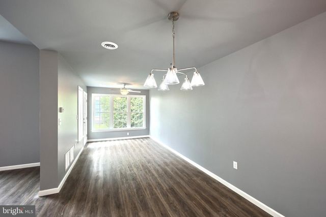 2176 BAYBERRY LN, York, PA 17403