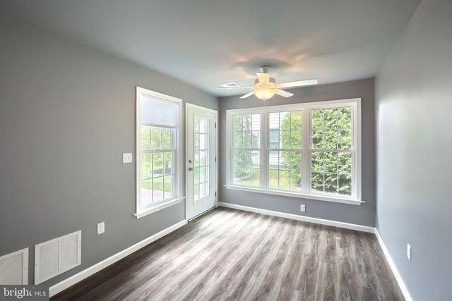2176 BAYBERRY LN, York, PA 17403