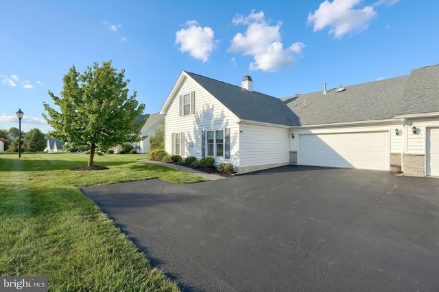 2176 BAYBERRY LN, York, PA 17403