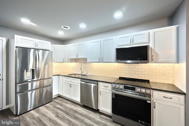2176 BAYBERRY LN, York, PA 17403