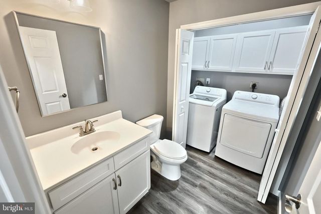 2176 BAYBERRY LN, York, PA 17403