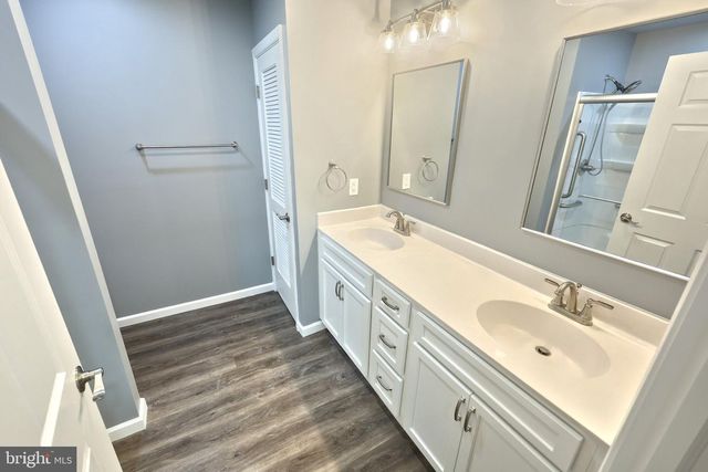 2176 BAYBERRY LN, York, PA 17403