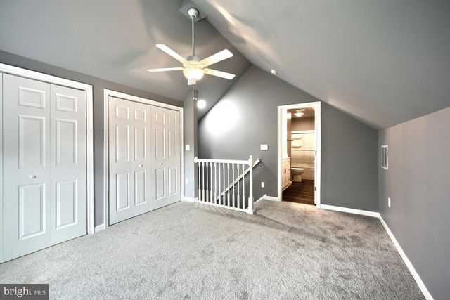 2176 BAYBERRY LN, York, PA 17403