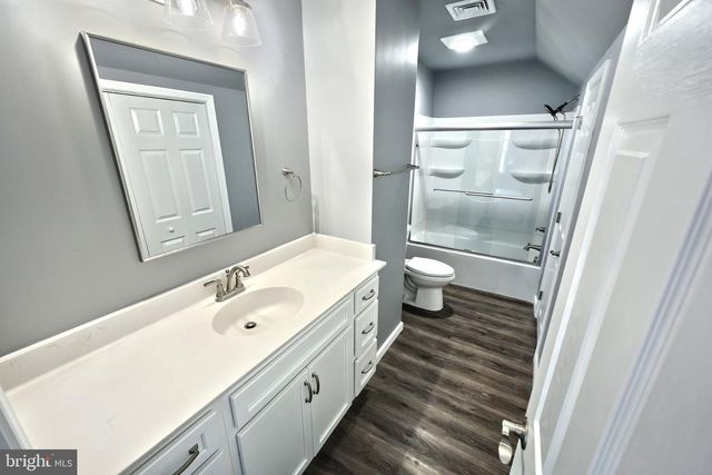 2176 BAYBERRY LN, York, PA 17403